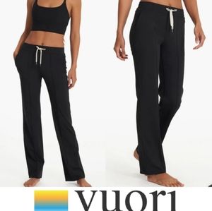 Vuori Women's Halo Wide Leg Flare Dreamknit Pants NWT Black Athleisure Athletic